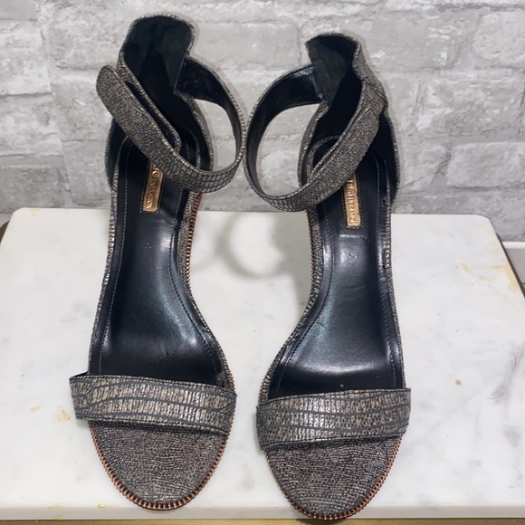 𝅺BCBGENERATION Heels - Picture 2 of 5